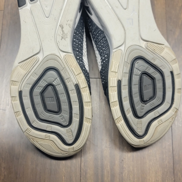 EUC Nike Lunarglide 7 Men Size US 10 Black White 747355-001 Running Shoes C6 - Picture 4 of 5